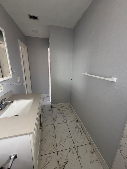For Rent: $2,300 (8 beds, 4 baths, 3618 Square Feet)