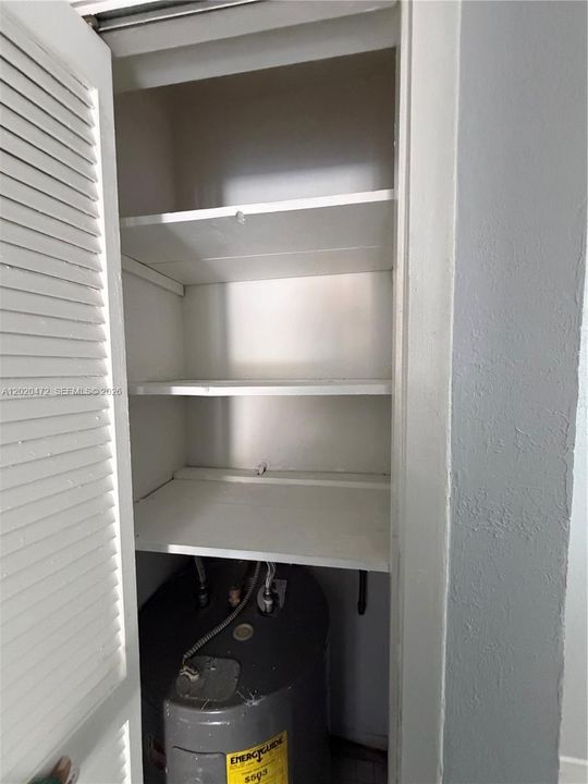 For Rent: $2,300 (8 beds, 4 baths, 3618 Square Feet)