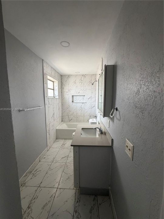 For Rent: $2,300 (8 beds, 4 baths, 3618 Square Feet)