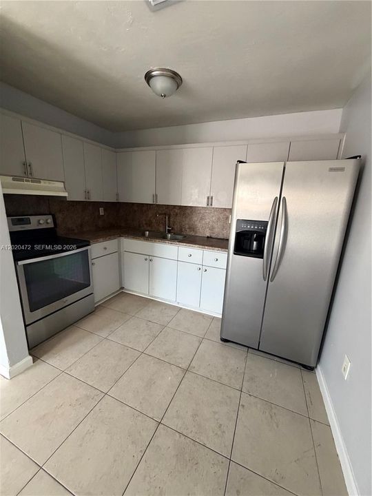 For Rent: $2,300 (8 beds, 4 baths, 3618 Square Feet)