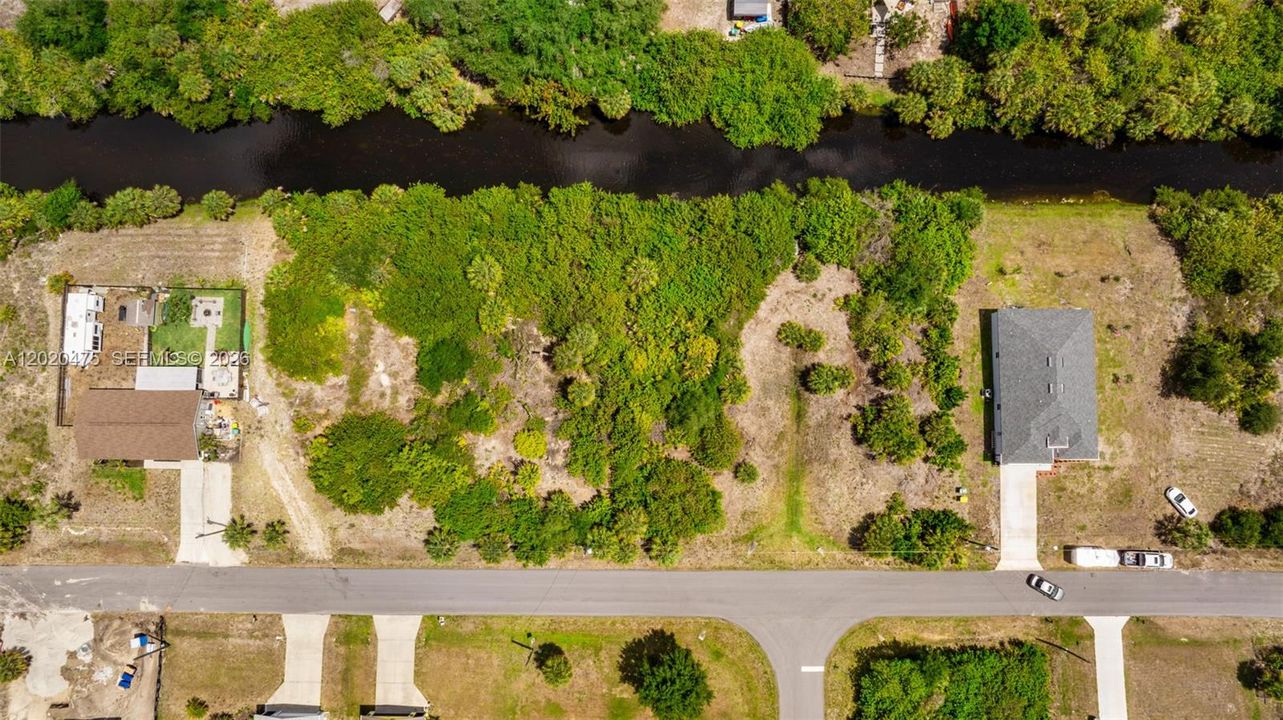 待售: $40,000 (0.23 acres)