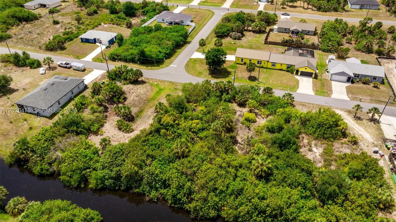 待售: $40,000 (0.23 acres)