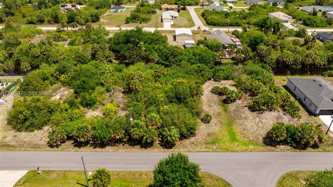 待售: $40,000 (0.23 acres)