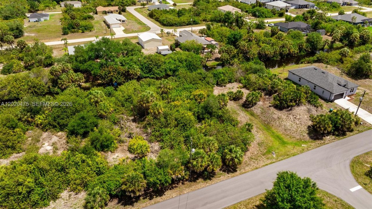 待售: $40,000 (0.23 acres)