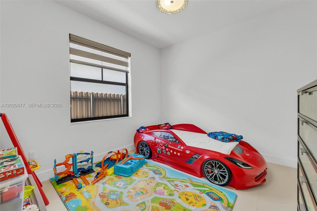 For Sale: $865,000 (4 beds, 3 baths, 2065 Square Feet)