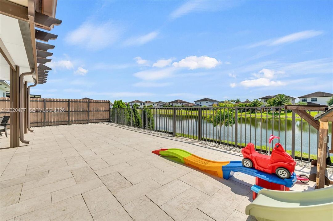 For Sale: $865,000 (4 beds, 3 baths, 2065 Square Feet)