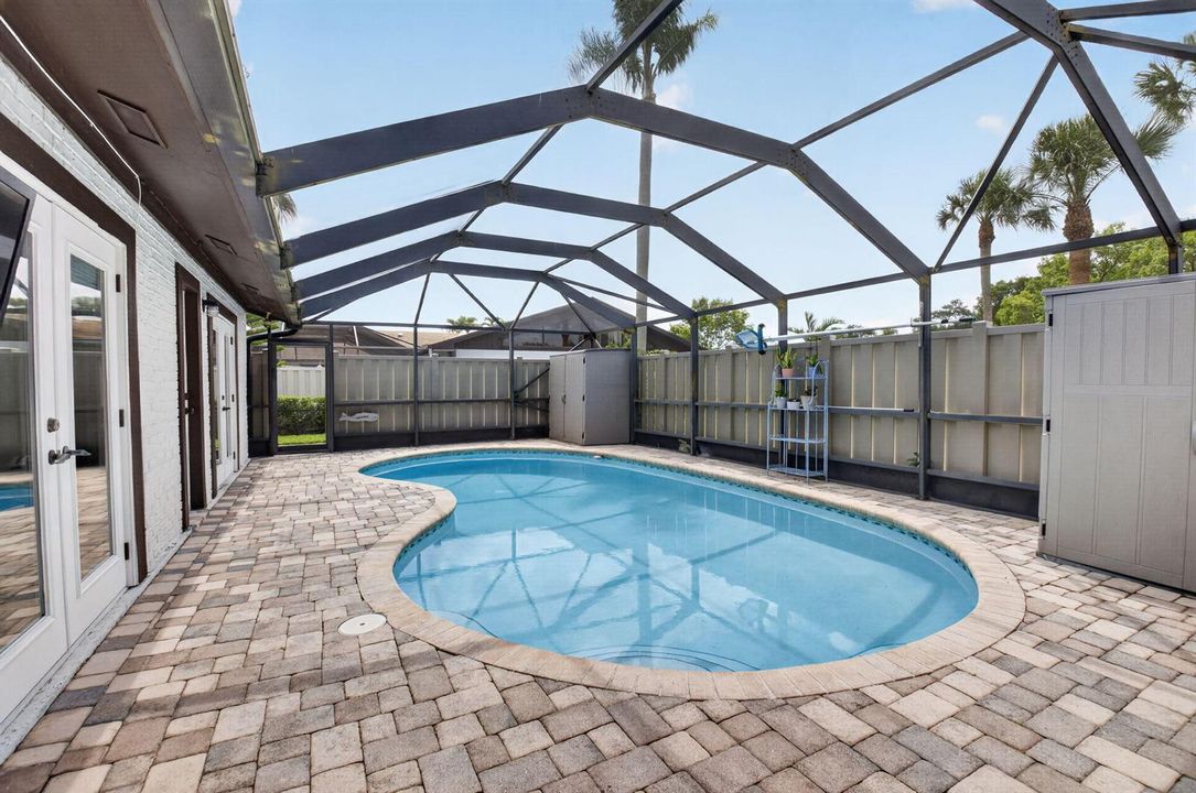 800 SQ FT PATIO
