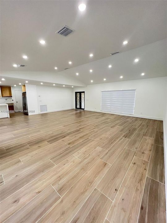 En Venta: $765,000 (4 camas, 2 baños, 2226 Pies cuadrados)