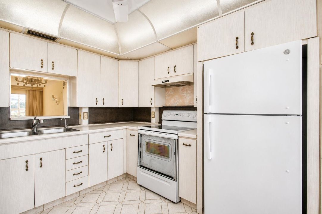 Kitchen Photo