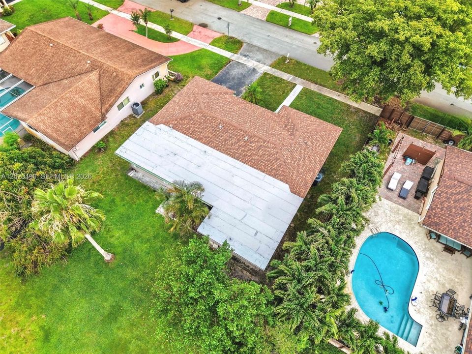 En Venta: $646,000 (3 camas, 2 baños, 1655 Pies cuadrados)