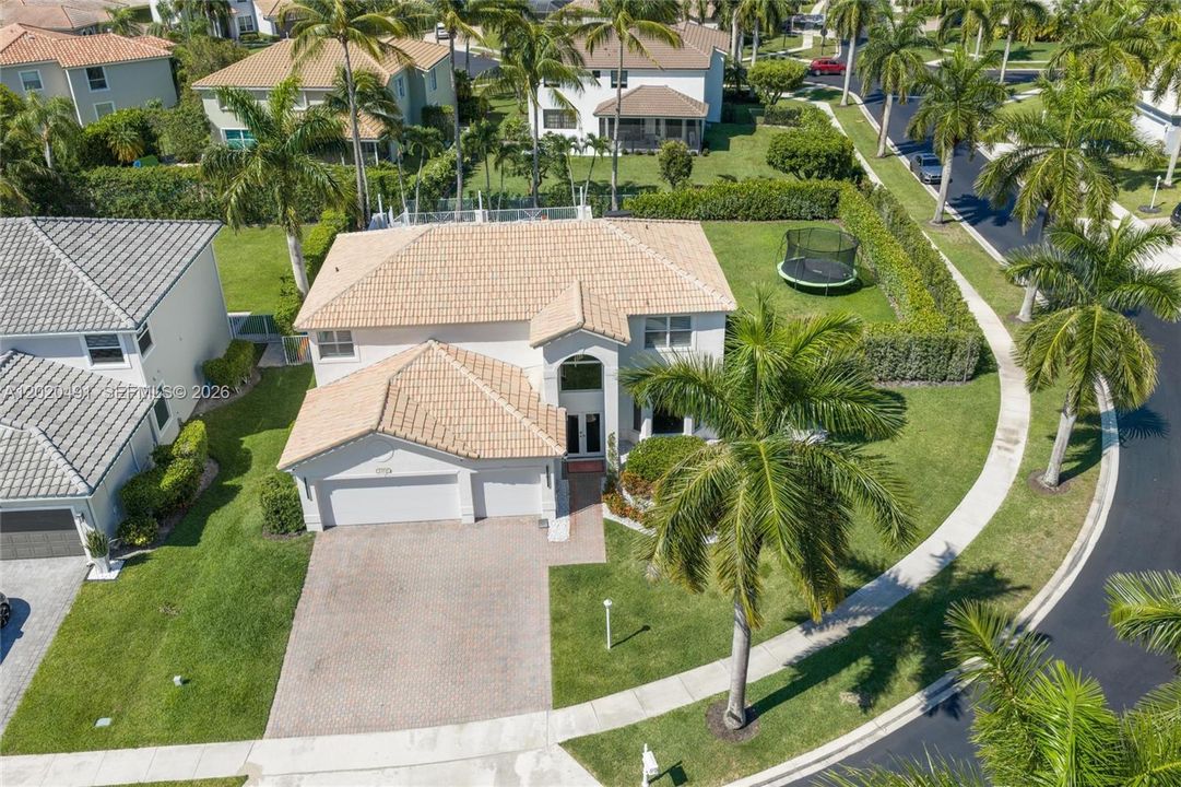 For Sale: $1,599,998 (5 beds, 3 baths, 3718 Square Feet)