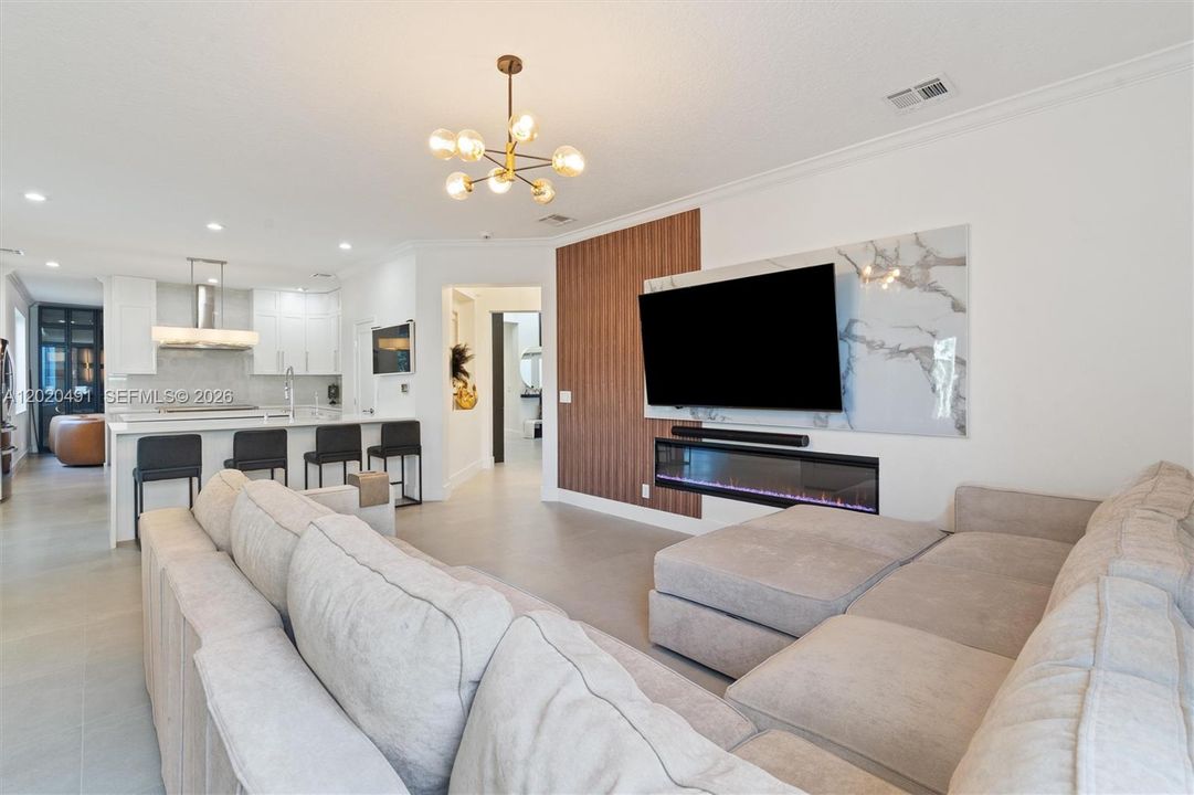 For Sale: $1,599,998 (5 beds, 3 baths, 3718 Square Feet)