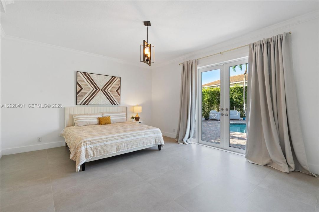 For Sale: $1,599,998 (5 beds, 3 baths, 3718 Square Feet)