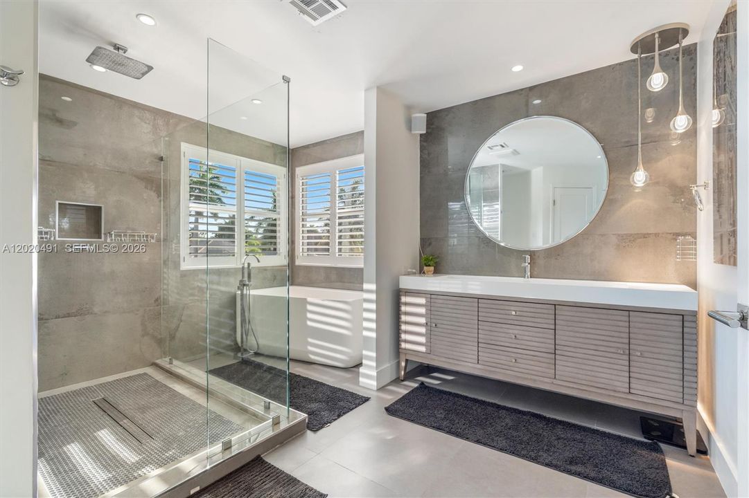 For Sale: $1,599,998 (5 beds, 3 baths, 3718 Square Feet)