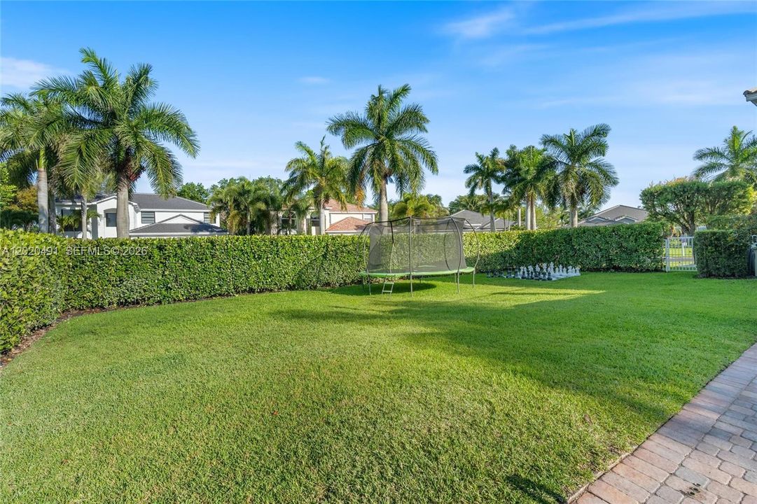 For Sale: $1,599,998 (5 beds, 3 baths, 3718 Square Feet)