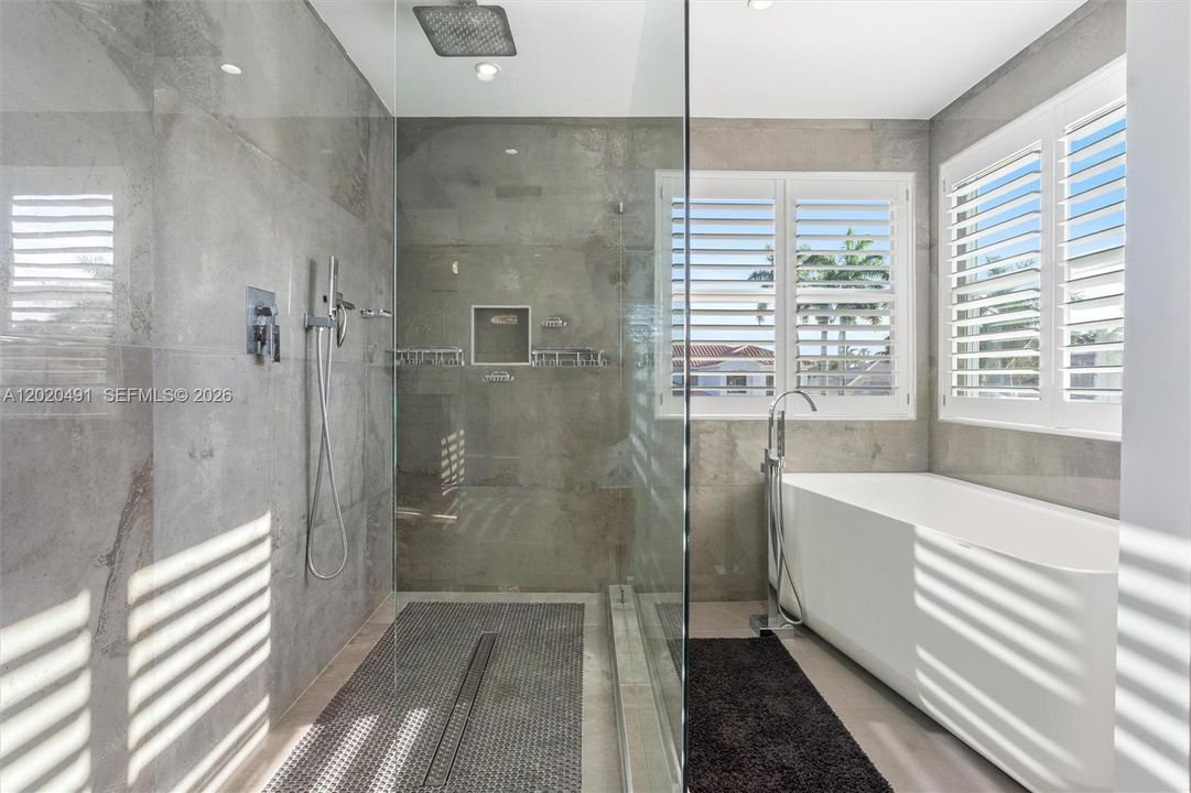 For Sale: $1,599,998 (5 beds, 3 baths, 3718 Square Feet)