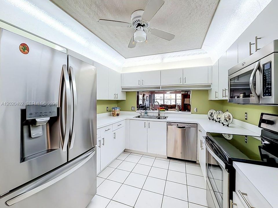 En Venta: $185,000 (2 camas, 2 baños, 1370 Pies cuadrados)