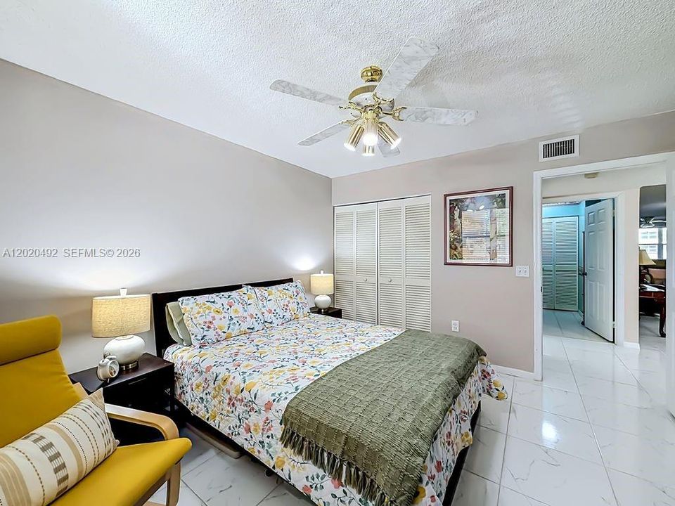 En Venta: $185,000 (2 camas, 2 baños, 1370 Pies cuadrados)