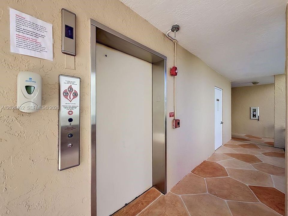 En Venta: $185,000 (2 camas, 2 baños, 1370 Pies cuadrados)