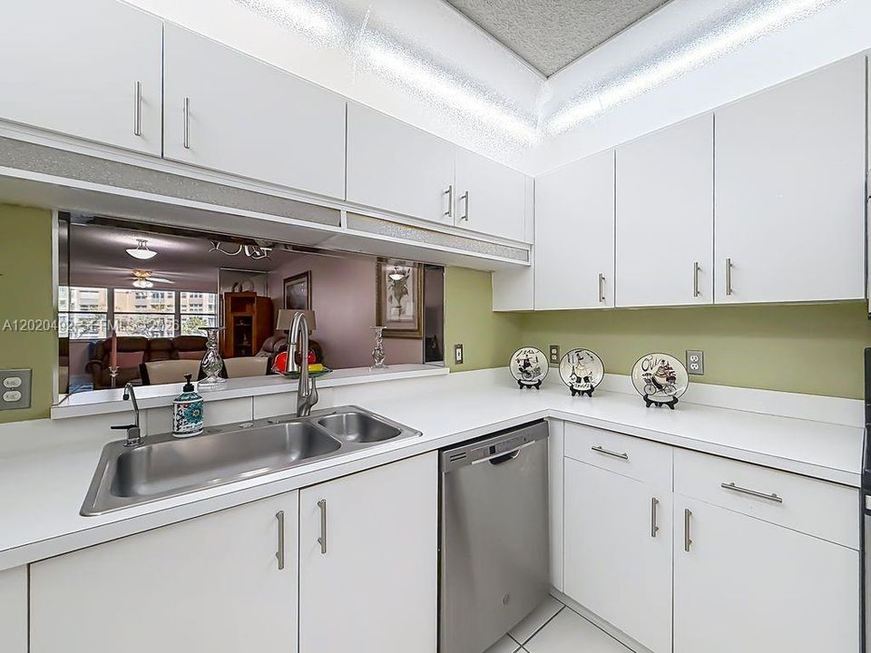 En Venta: $185,000 (2 camas, 2 baños, 1370 Pies cuadrados)