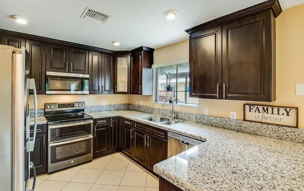 1251 Kitchen