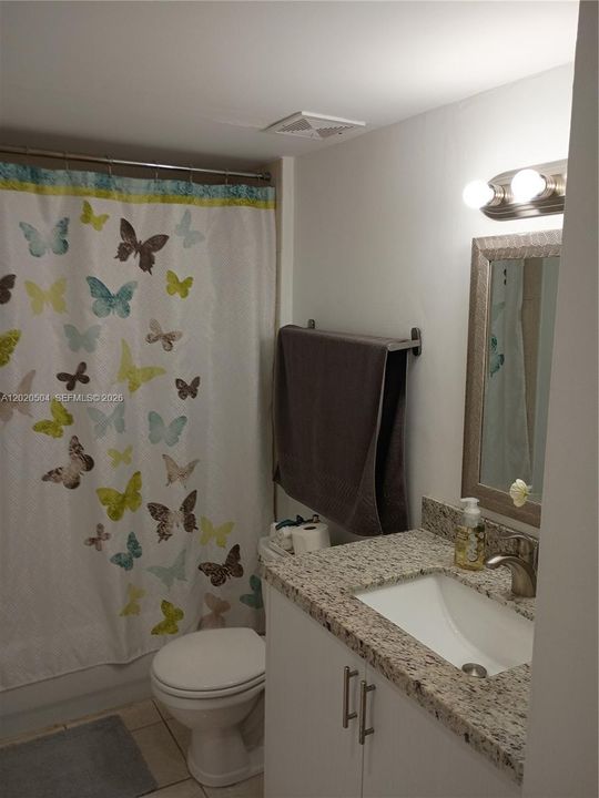Active With Contract: $220,000 (2 beds, 2 baths, 1074 Square Feet)