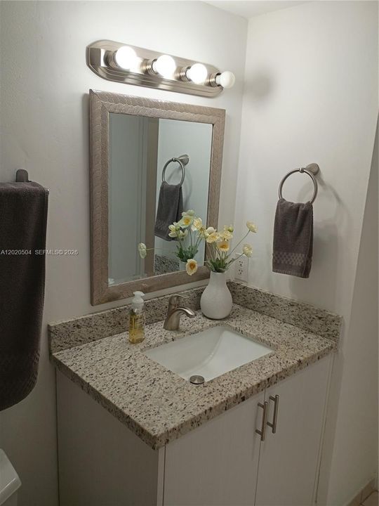 Active With Contract: $220,000 (2 beds, 2 baths, 1074 Square Feet)