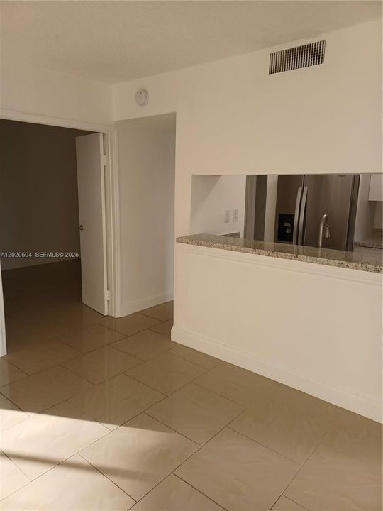 For Sale: $220,000 (2 beds, 2 baths, 1074 Square Feet)