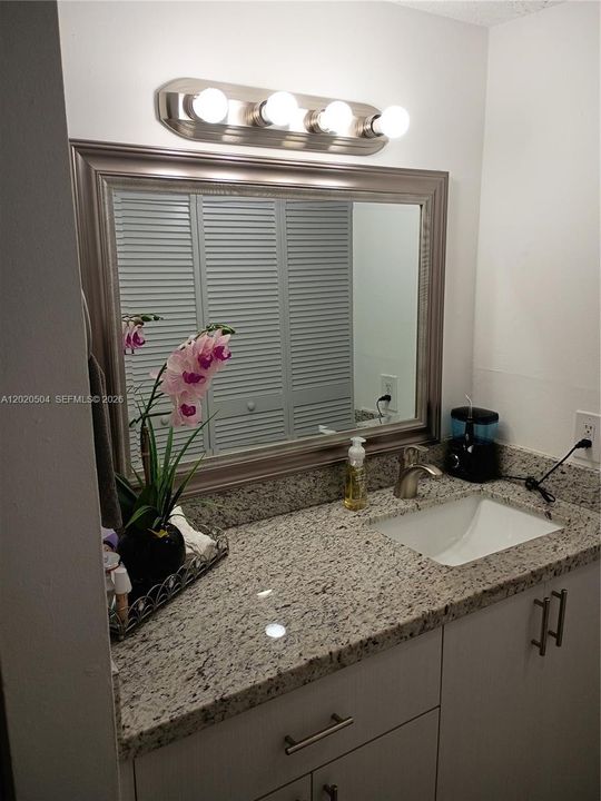Active With Contract: $220,000 (2 beds, 2 baths, 1074 Square Feet)