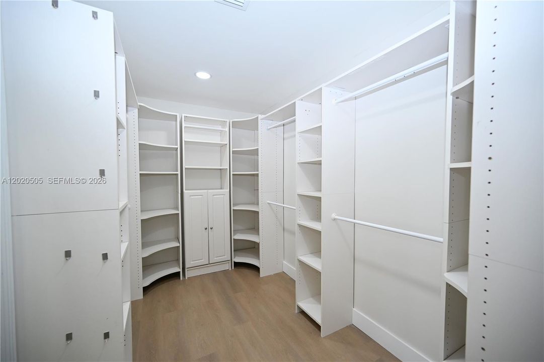 На продажу: $799,950 (3 спален, 3 ванн, 2200 Квадратных фут)
