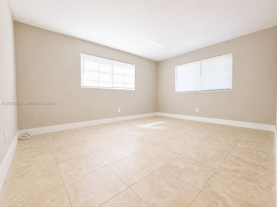 For Sale: $215,000 (2 beds, 2 baths, 1146 Square Feet)