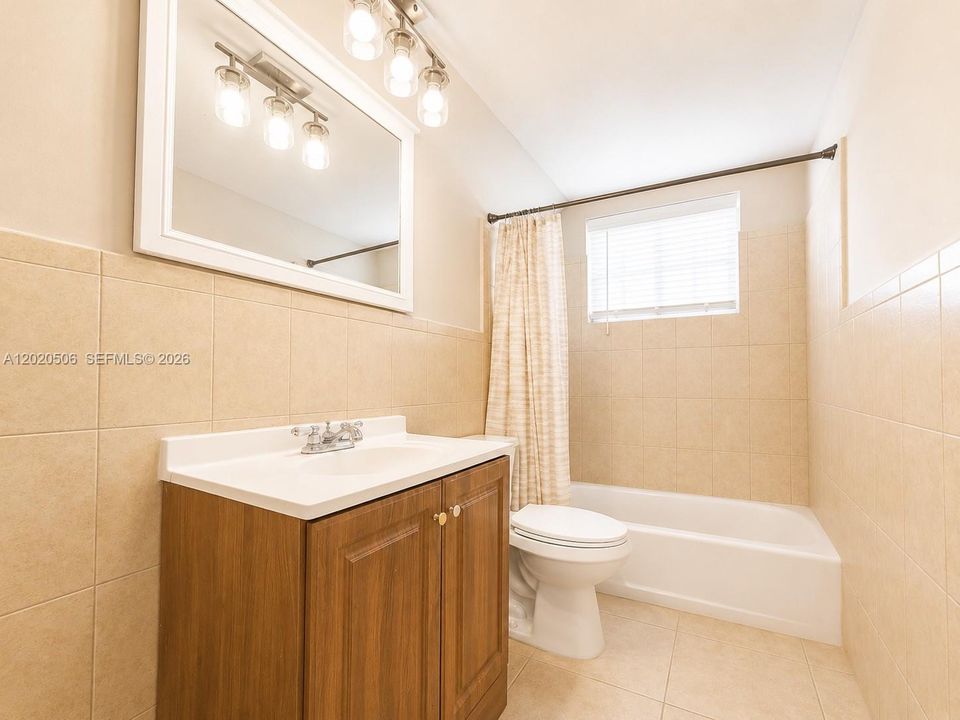 For Sale: $215,000 (2 beds, 2 baths, 1146 Square Feet)