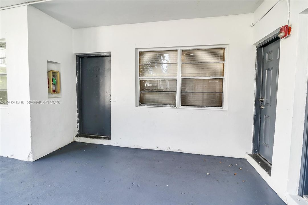 For Sale: $215,000 (2 beds, 2 baths, 1146 Square Feet)