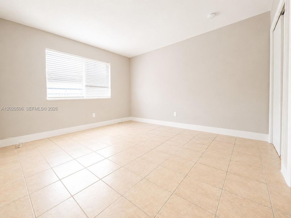 For Sale: $215,000 (2 beds, 2 baths, 1146 Square Feet)