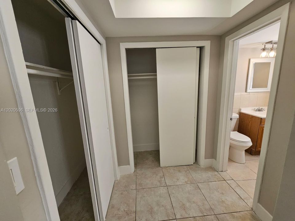 For Sale: $215,000 (2 beds, 2 baths, 1146 Square Feet)