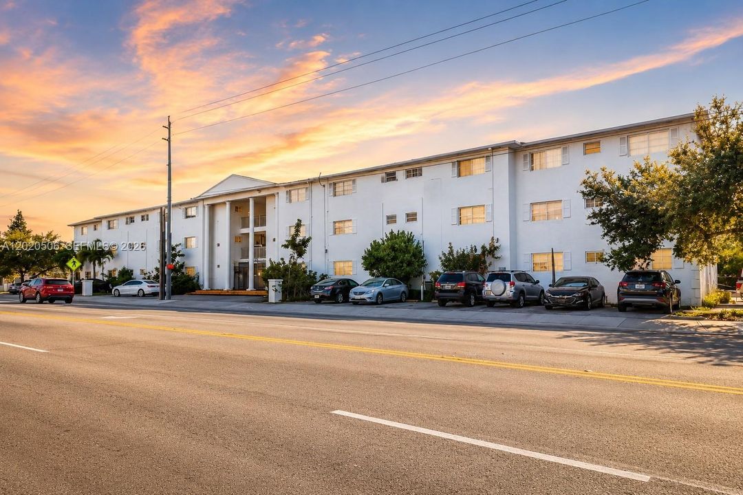 For Sale: $215,000 (2 beds, 2 baths, 1146 Square Feet)
