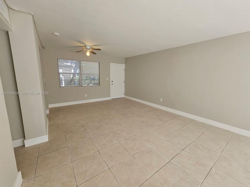 For Sale: $215,000 (2 beds, 2 baths, 1146 Square Feet)