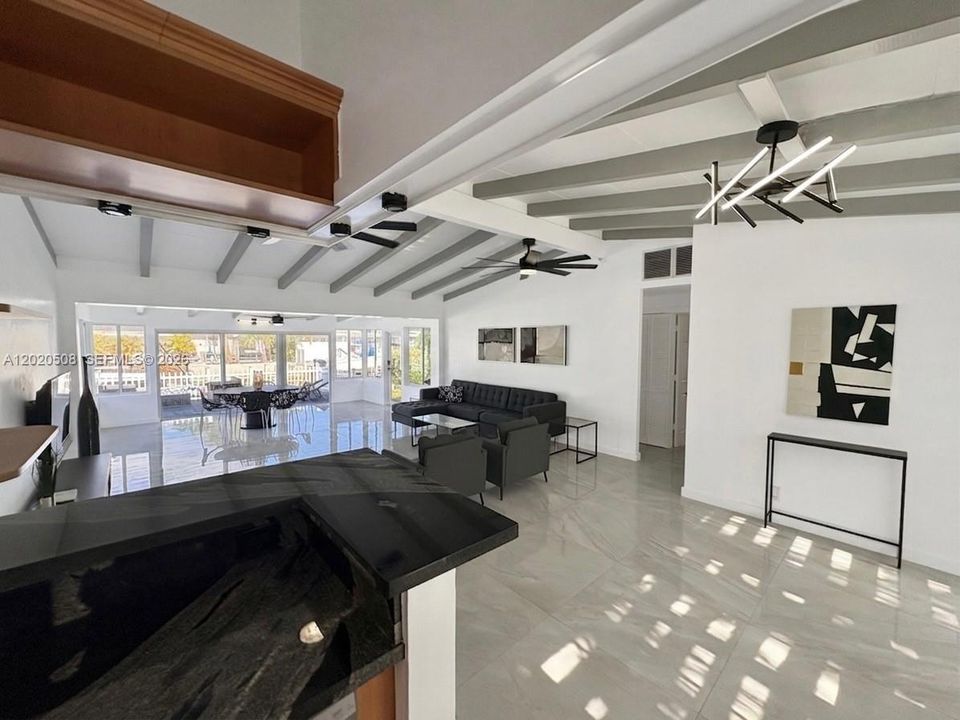 For Rent: $4,480 (3 beds, 2 baths, 1438 Square Feet)
