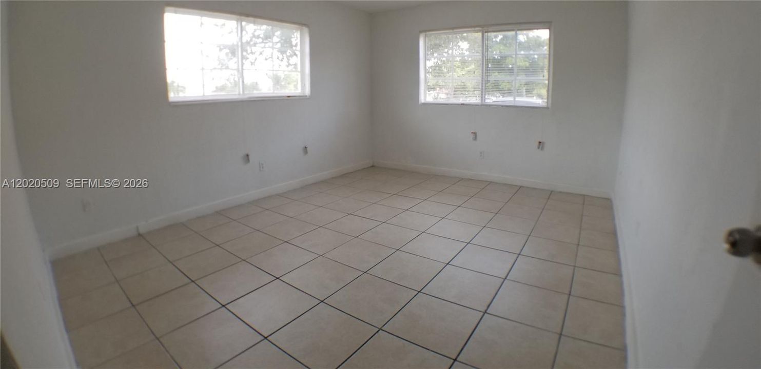 For Sale: $215,000 (2 beds, 2 baths, 1146 Square Feet)