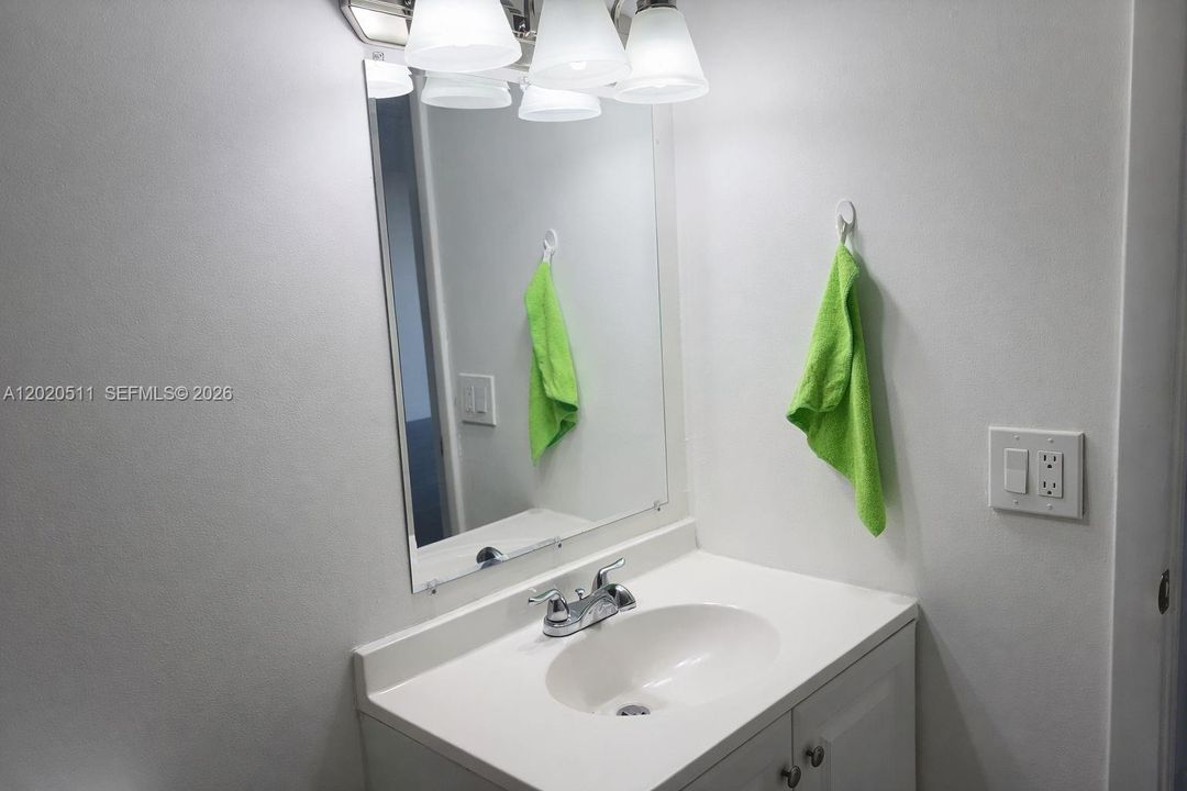 En Venta: $163,000 (2 camas, 2 baños, 1175 Pies cuadrados)