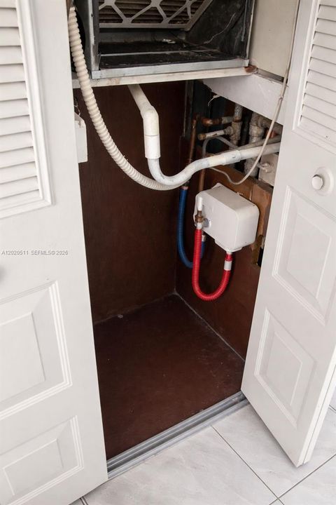 En Venta: $163,000 (2 camas, 2 baños, 1175 Pies cuadrados)