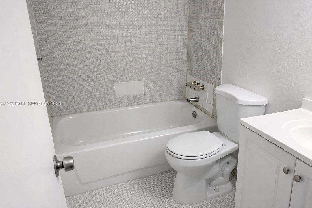 En Venta: $163,000 (2 camas, 2 baños, 1175 Pies cuadrados)