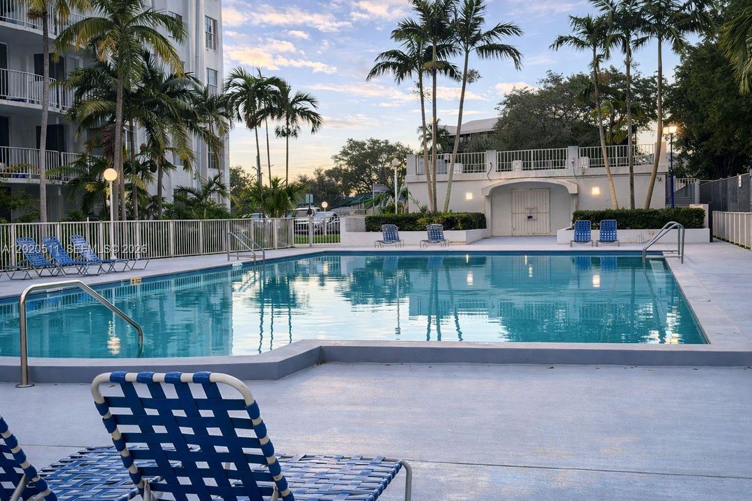 En Venta: $163,000 (2 camas, 2 baños, 1175 Pies cuadrados)