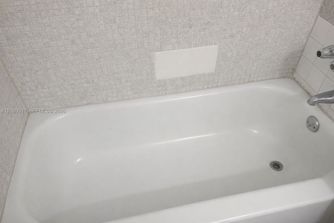 En Venta: $163,000 (2 camas, 2 baños, 1175 Pies cuadrados)