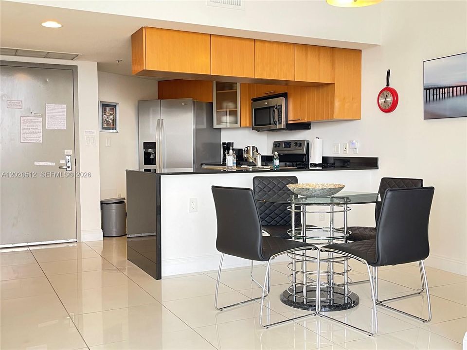 En Venta: $675,000 (2 camas, 2 baños, 1048 Pies cuadrados)