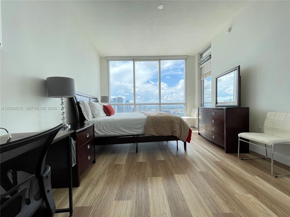 En Venta: $675,000 (2 camas, 2 baños, 1048 Pies cuadrados)