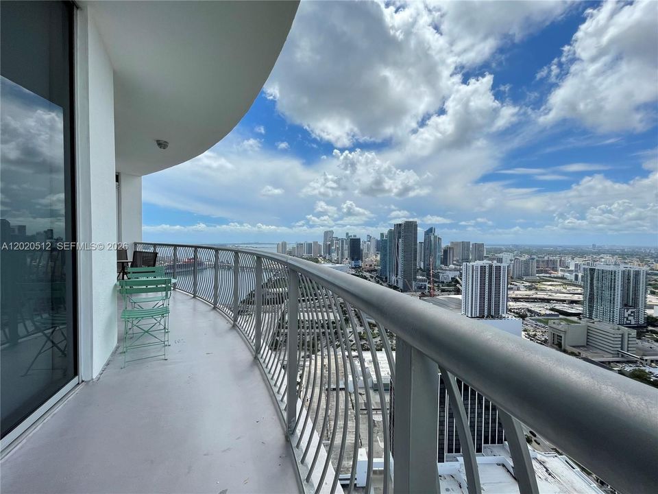 En Venta: $675,000 (2 camas, 2 baños, 1048 Pies cuadrados)