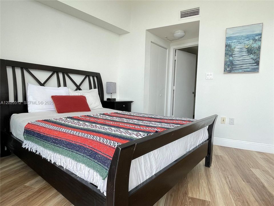 En Venta: $675,000 (2 camas, 2 baños, 1048 Pies cuadrados)