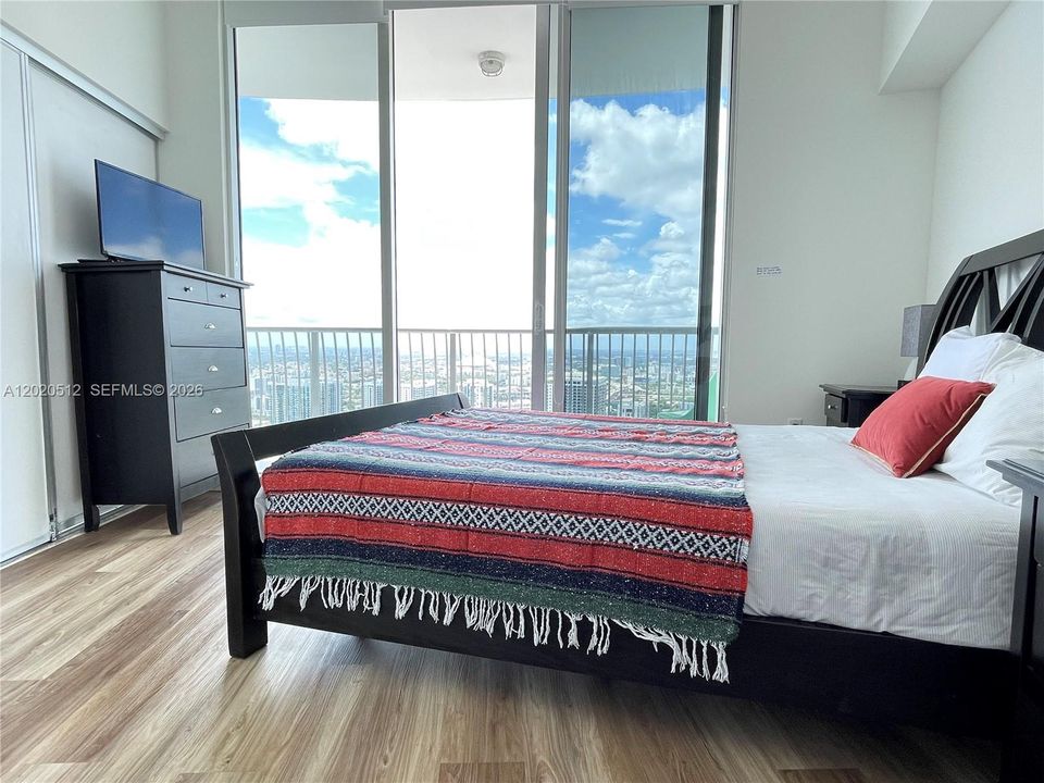 En Venta: $675,000 (2 camas, 2 baños, 1048 Pies cuadrados)