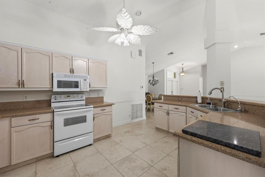 2934 San Remo Way - 19.jpg-FULL